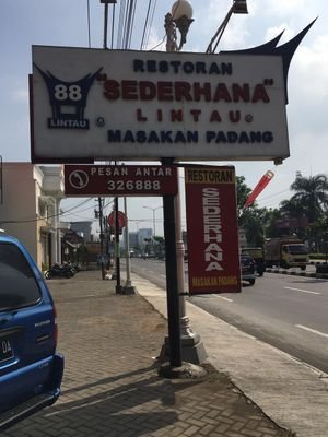 SederhanaMgl's profile picture. 