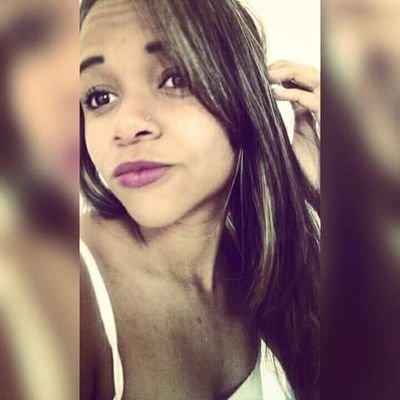 esposa  de Daniel Alvarenga, morena 20 aninhos universitária . Deus & fiel