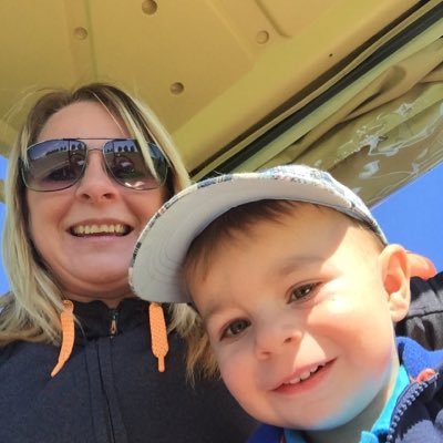 Kellan and Weston's favourite Aunty, below average golfer, GW Light drinker, gate keeper at Access Distribution, a proud Stoonian, and a Colts fan. 💙🐶 Smash