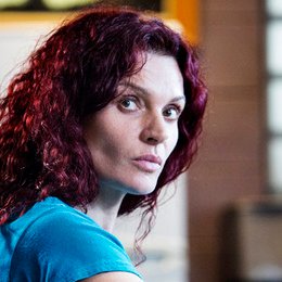 FlyingWithHer's profile picture. I have never felt this way before about anyone. It feels... /good/. #TeamBea #Ballie {RP. 18+ #Wentworth.}