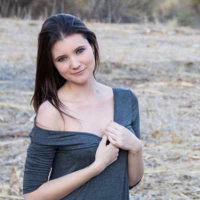 xxkellybear's profile picture. Guns, coffee & freedom☕️ | #ThinBlueLine