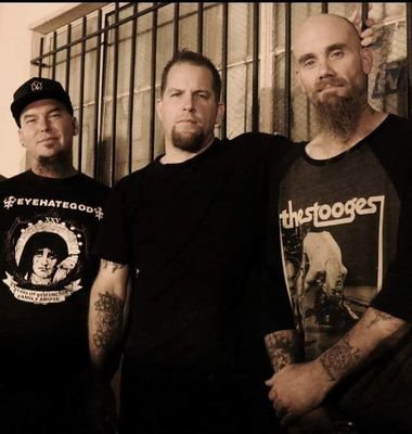 Mondo Generator is a punk/metal hybrid, since 1997. @NICKOLIVERI, Mike Pygmie, Jeff Bowman.