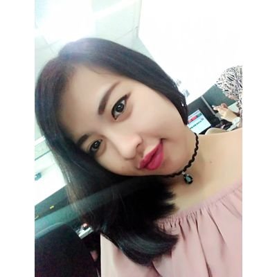 Jatuh cintalah disaat kamu siap,bukan disaat kamu kesepian :)