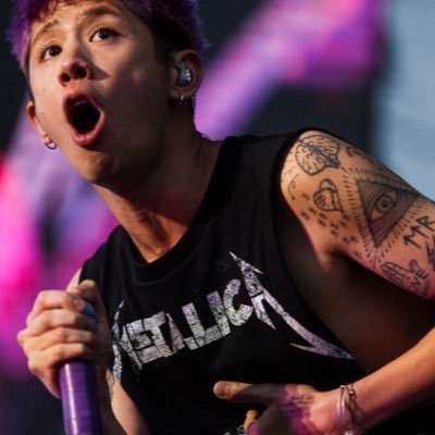 ONE OK ROCK応援から名前を変えました...ツイートはいつ通りして行きます!! ツイートは動画投稿が多くなります!! 誰でも気軽にフォローお願いします