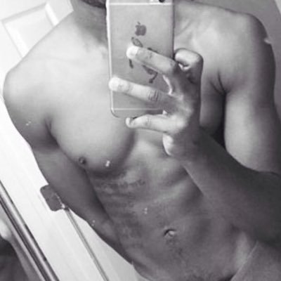 28 y/o guy from Greenwich, up for flirty fun with all women, love to DM and Avi is me! header is the very sexy @AshleyJames_xo