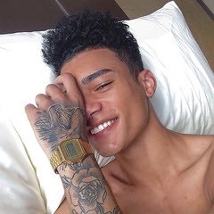 rpwithnikka's profile picture. MANGEZ VOS MORTS