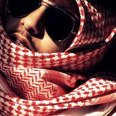 اسـﻣـي ﻟـﺤـإﺂﻟـهہ ﻓـﻲ ﻋـﻴـﻮﻥ ﺂﻟـﺨـﻠـﻖ ﻗـﺼـﻴـﺪۿﮧ ﺂما ﺣﺣـﻀـﯢﺭﻱ ٱﺷـﻬـﺪ ﺂنـهہ يـﺪﻫـﻮﺭ ﻗـﺒـإﺂﻳـﻞ ❤