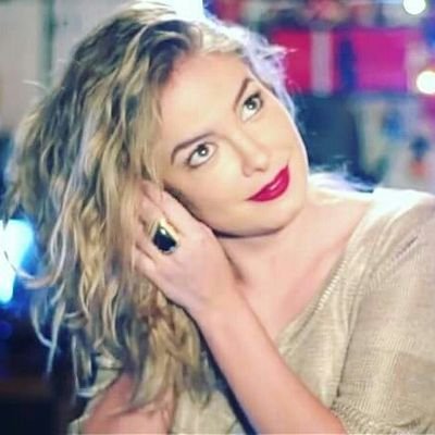 É tipo os três mosqueteiros ''UMA POR TODOS E TODOS POR UMA!'' ❤ @Lua_Blanco