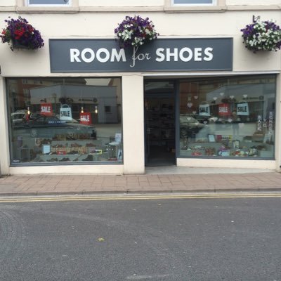 Independent Shoe Shop stocking quality Ladies and Men's Footwear
