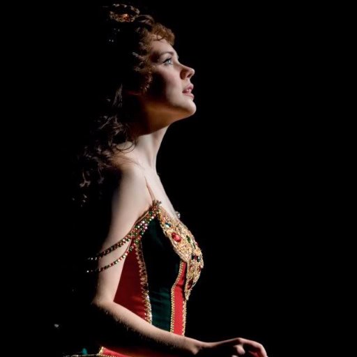 LaPetiteIngenue's profile picture. Soprano y bailarina de la Ópera Garnier. El Ángel de la Música vino a mí. Little Lotte thought of everything and nothing