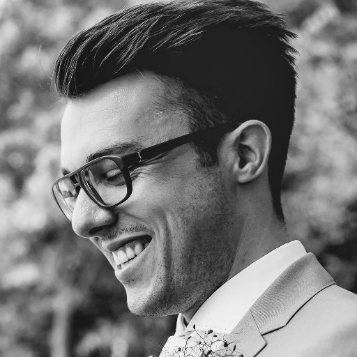 Visual Designer | Ik maak #concepten, #identiteiten, #websites en andere communicatie uitingen, zowel online als offline.