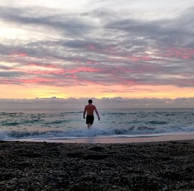 barkoff_'s profile picture. Вот будет лето — поедем на дачу
В руки лопаты. Хуячим, хуячим.