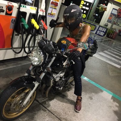 CB400SF乗り、ぶっ込み師、ショアジギ、渓流、たまに島と海外へ釣りに行ってます スリナム🇸🇷から生還