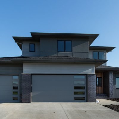 HomesUrban's profile picture. Custom home builder with a modern touch.
