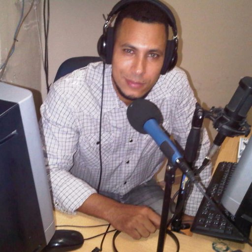 locutor, deportista amante de la música, padre de jereny y jehisly, esposo de María luisa Pérez, agradecido de dios por darme la vida y regalarme una familia.