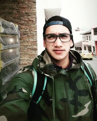 YIYO090's profile picture. 