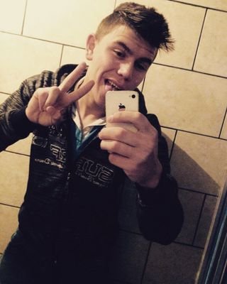 me sigam😍😍😍
Sou Jornalista, Radialista, Locutor, Apresentador e Presidente de ações sociais.
sejam bem vindos ao meu perfil oficial, siga-me aqui. 👏👍