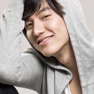 Ruid_sumt_2's profile picture. [ 루이드 / 25세 / 180 / 남 ] 경찰. 과학수사과 경위 / 토끼인형, 소라고둥 2