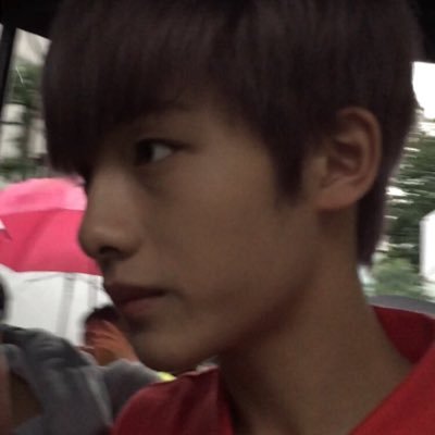 blessing your timeline with low quality pics of nct!