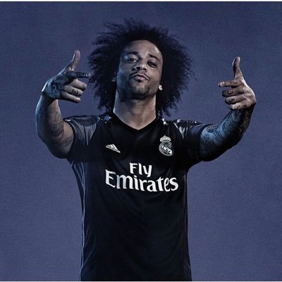 fã do melhor ídolo #M12 ❤ Marcelo seguiu 07/02/15