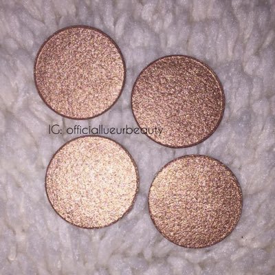 Lueur in French means glow or gleaming✨ Luxurious highlighters to keep your glow game strong✨ use code LBFREE for free US shipping on your 1st order!
