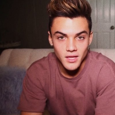 layoutfordolans's profile picture. dolan twin layouts ✦ dm requests ✦ credit is appreciated!! @lonelydolans & @doubledoIan