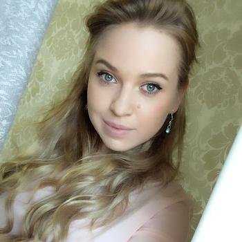 If you wanna chat just follow me here or go to my website https://t.co/ofiRQrdvbG for more fun and more naked :)