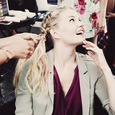 @jenmorrisonlive kissed @colinodonoghue1 's head and caressed his face.