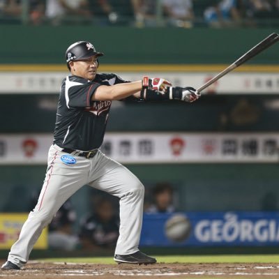 野球をしていて、甲武の野球部です。