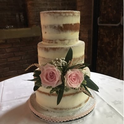 laurabakingtray's profile picture. scrummy cakes and bakes at various cafes in south Manchester and Cheshire and at markets around the North West