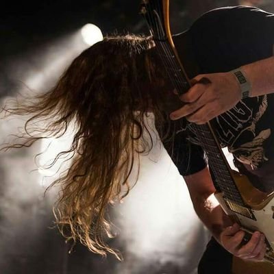 Just another gadget freak, gamer and death metal musician. Follow my band @Deus666Otiosus