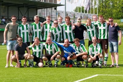 Het officiële Twitter account van voetbalteam SC Genemuiden 10. Uitkomend in de zaterdag 6e klasse. #ProudToBe! gesponsord door @comceptum
