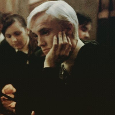 dracorpgiaw's profile picture. latching on you.