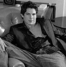 Seanthebigmouth's profile picture. This is @xVampireWolfx's backup account for when I talk too much.