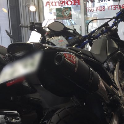 CRF250l黒赤→黒青？ ゴープロ一週間で壊れたひと さらにゴープロを買った人