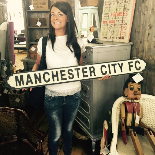 radcliffe_holly's profile picture. Man city fan. mummy to two gorgeous girls and two odd looking dogs.