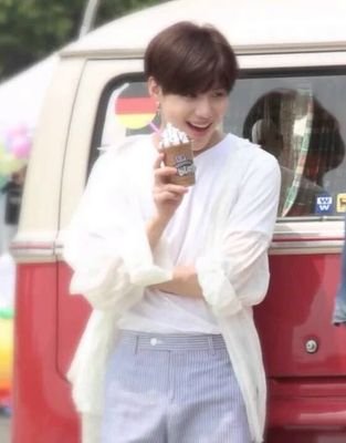 93/샤이니를 고2때 링딩동 조끔 전에 입덕해서 진행형💎🥰(그냥 조용히 좋아해서 뭐 없긴함)
태민이 이야기 할 30대이상 친구 구해요❤️
