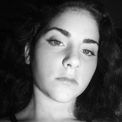 hey,my name is Claire & I sing & dance I want to travel the world with someone I love ,I want to make my dream come true, DM me sometimes?have a beautiful day❤️