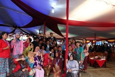 CYMERA__'s profile picture. CommunitY of MultimEdia Two in Fifteen GeneRAtion. Alhamdulillah kita gak pernah susah, cuma kebahagiaan lagi dipinjemin.
SMKN 1 CIBINONG