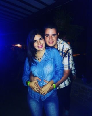 Leer ayuda a saber, saber ayuda a ser quien querramos ser. La elección es parte de la vida.. elijo ser feliz a tu lado, te amo @albyluna