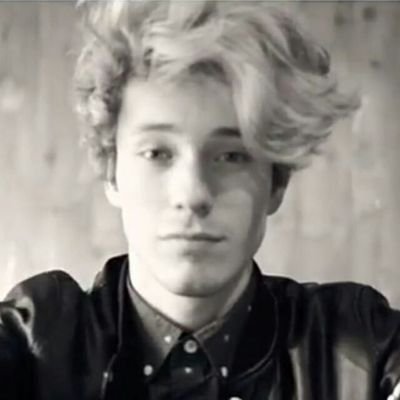 Zu1022's profile picture. Hola me llamó Fátima el 8 de agosto cumplo años. 


Amo CD9 , mi debilidad Alonso Villalpando.


Estoy orgullosa de ser coder

#coderporsiempre