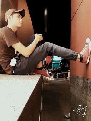 nanoradiohead's profile picture. Hye My Name Zainularifin and im 22years old .. im malay mix kelabit .. And im from Miri,sarawak .. follow me and i will follow you guys back  . Happy go Lucky