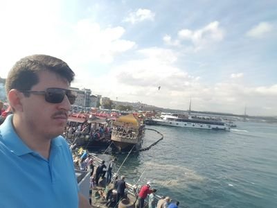 تركي الجنسية و مقيم في الرياض
bayarirfan7@gmail.com