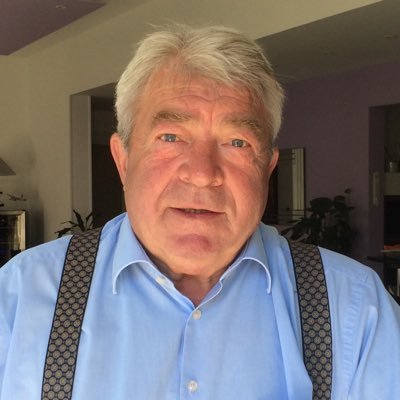 Jean Claude Gayssot retraité , Depute de 1986 à 1997 et ministre de l'équipement des transports et logement de 1997 à 2002. VP Languedoc Roussillon.