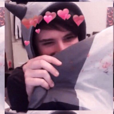 hearteyeslestar's profile picture. wtf even is your sexuality?