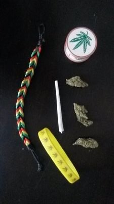 one love... pure hippie with a passion for wellbeing