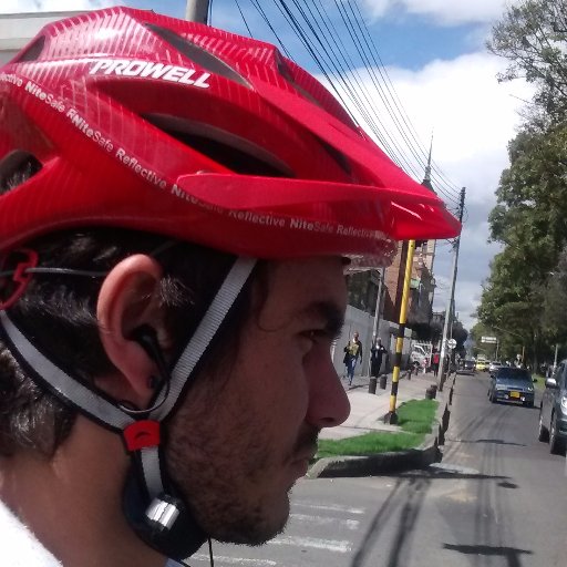 Politólogo @Urosario
Poliamor❤️🌈
Ambientalista♻️
Caminando hacia el veganismo🐷
Legalización🍁
CEO @Ciclopoliscol🚲
EX-@CiudadanoLente🔍
EX-@Concejocomvamos🔍