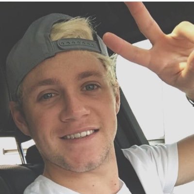 underratedmgc_'s profile picture. 