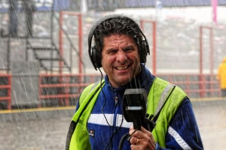 Periodista y Productor de Campeones. Círculo de Periodistas Deportivos promoción '88. Pasión por lo que hago. Amor por mi familia. Racing y Lobos en el corazón.