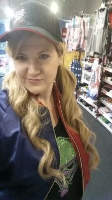 vegaslilqt's profile picture. People will cheer your success. 
They will also cheer for your beheading. . .